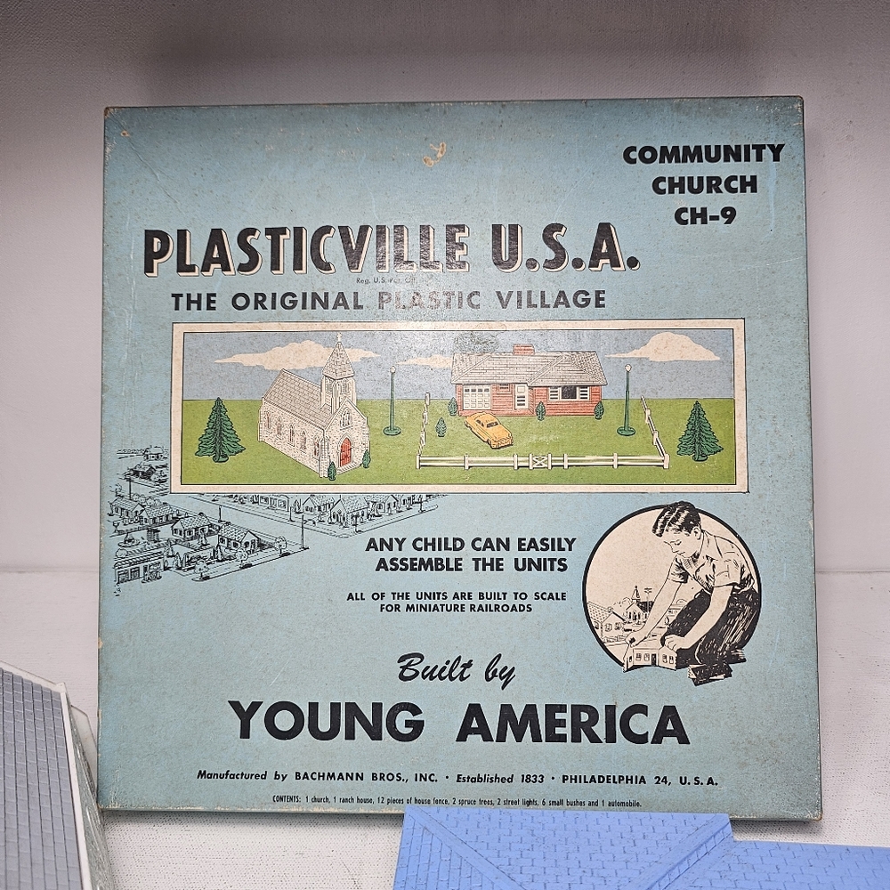 Plasticville USA Young America CH-9 Community Church Set with Ranch House - Picture 5 of 15